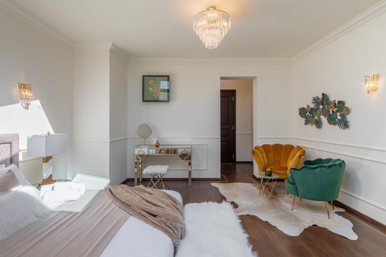 Holt Old Town Luxury Suites بوخارست المظهر الخارجي الصورة