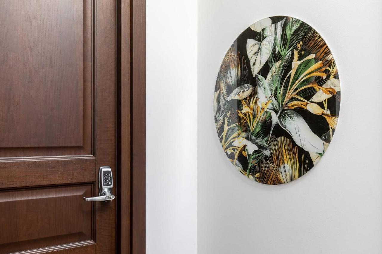 Holt Old Town Luxury Suites بوخارست المظهر الخارجي الصورة