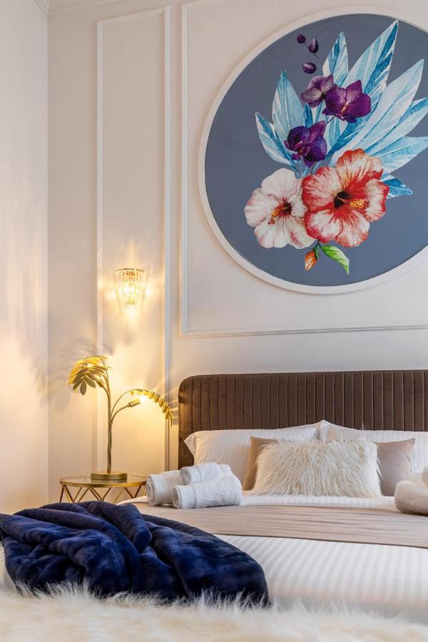 Holt Old Town Luxury Suites بوخارست المظهر الخارجي الصورة