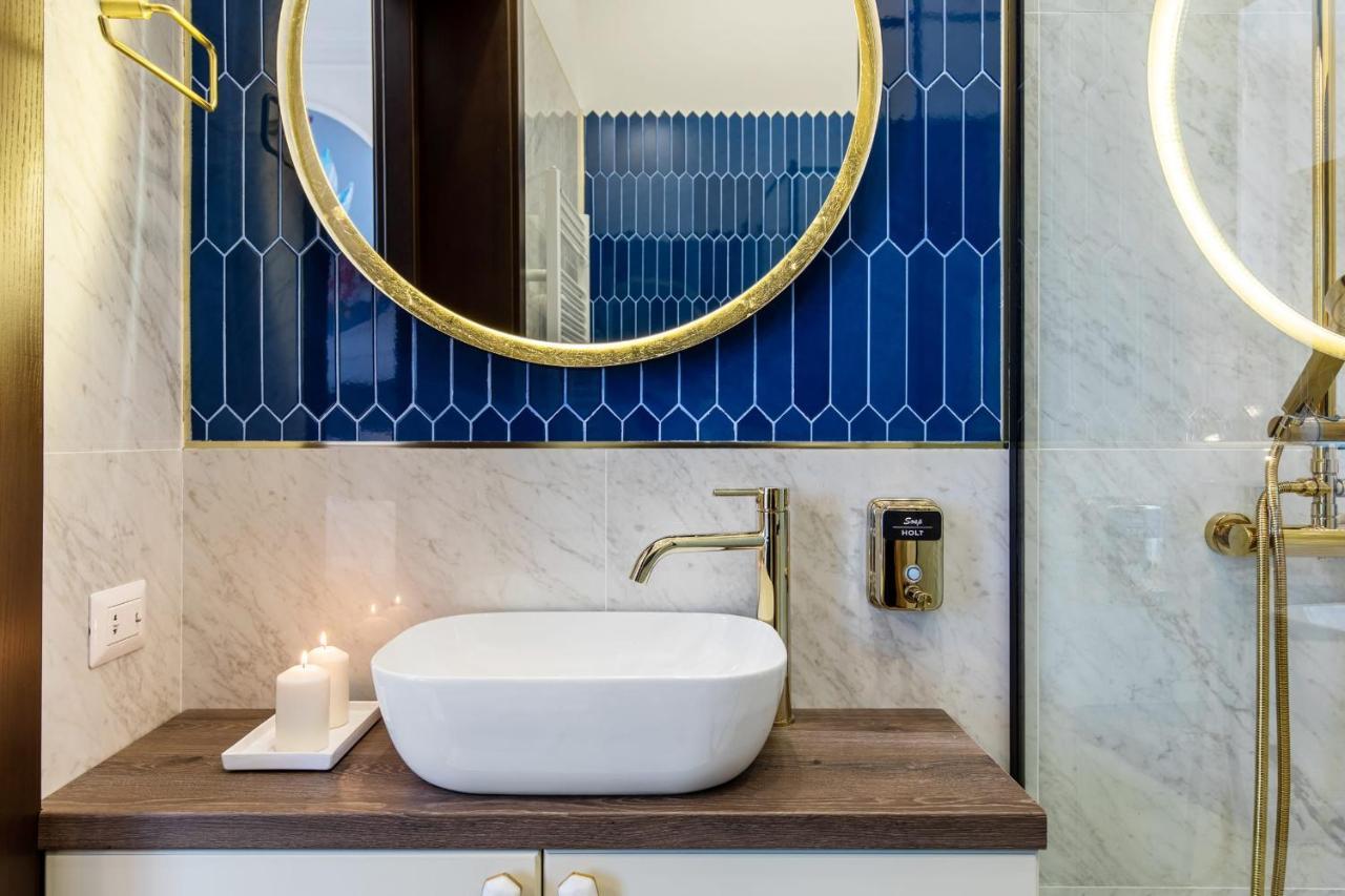 Holt Old Town Luxury Suites بوخارست المظهر الخارجي الصورة