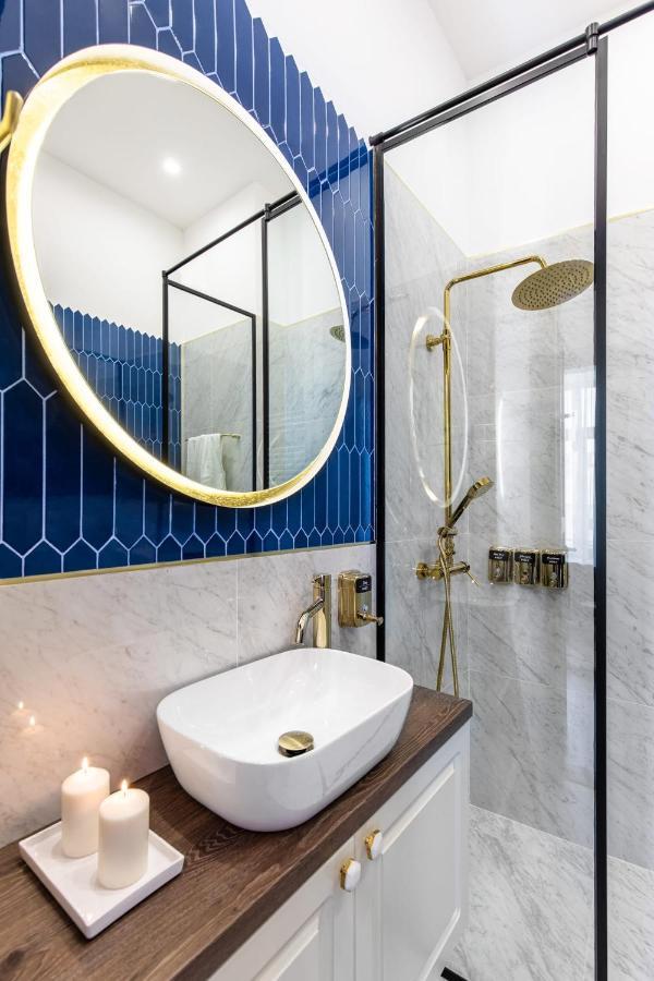 Holt Old Town Luxury Suites بوخارست المظهر الخارجي الصورة