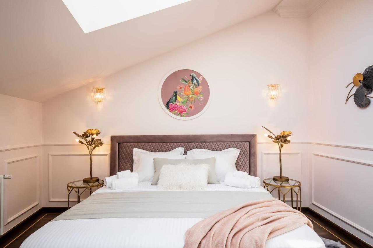 Holt Old Town Luxury Suites بوخارست المظهر الخارجي الصورة