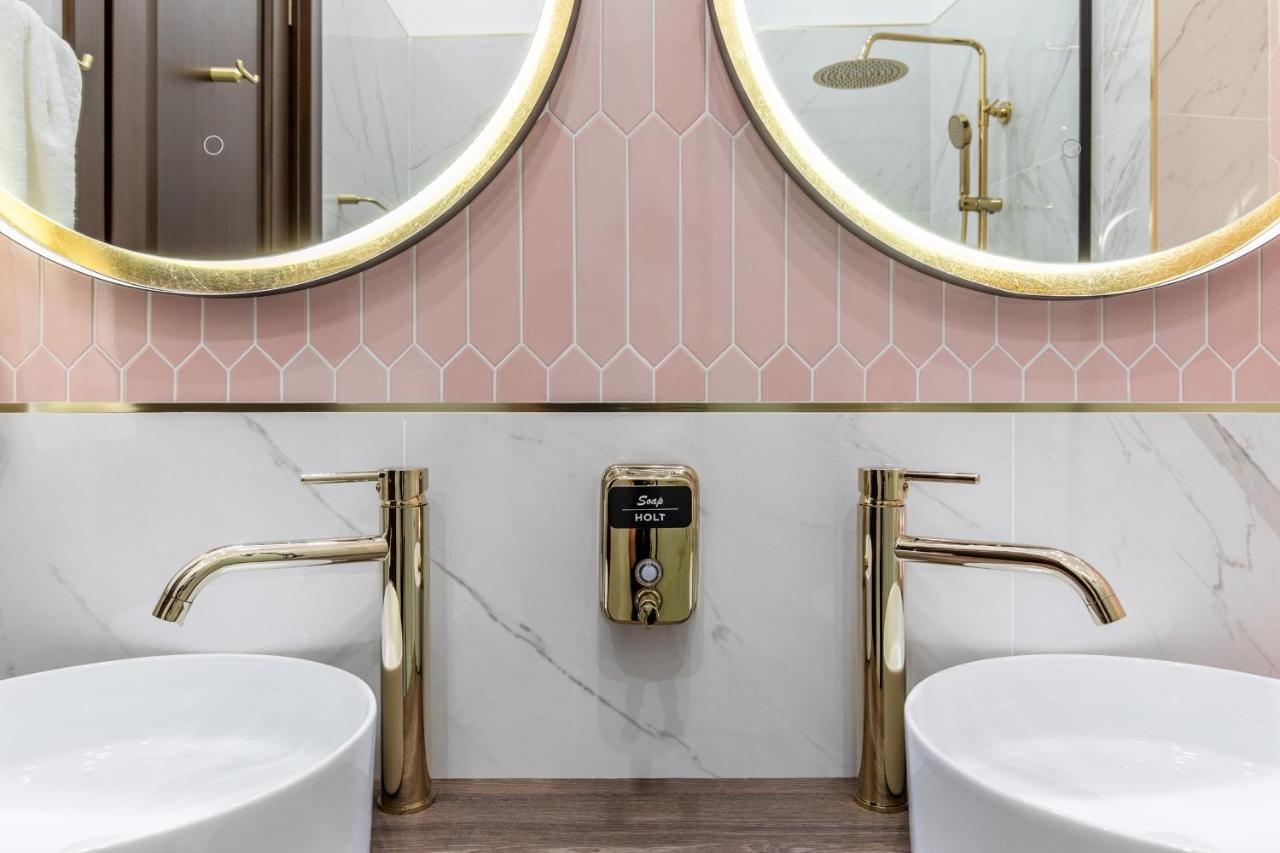 Holt Old Town Luxury Suites بوخارست المظهر الخارجي الصورة