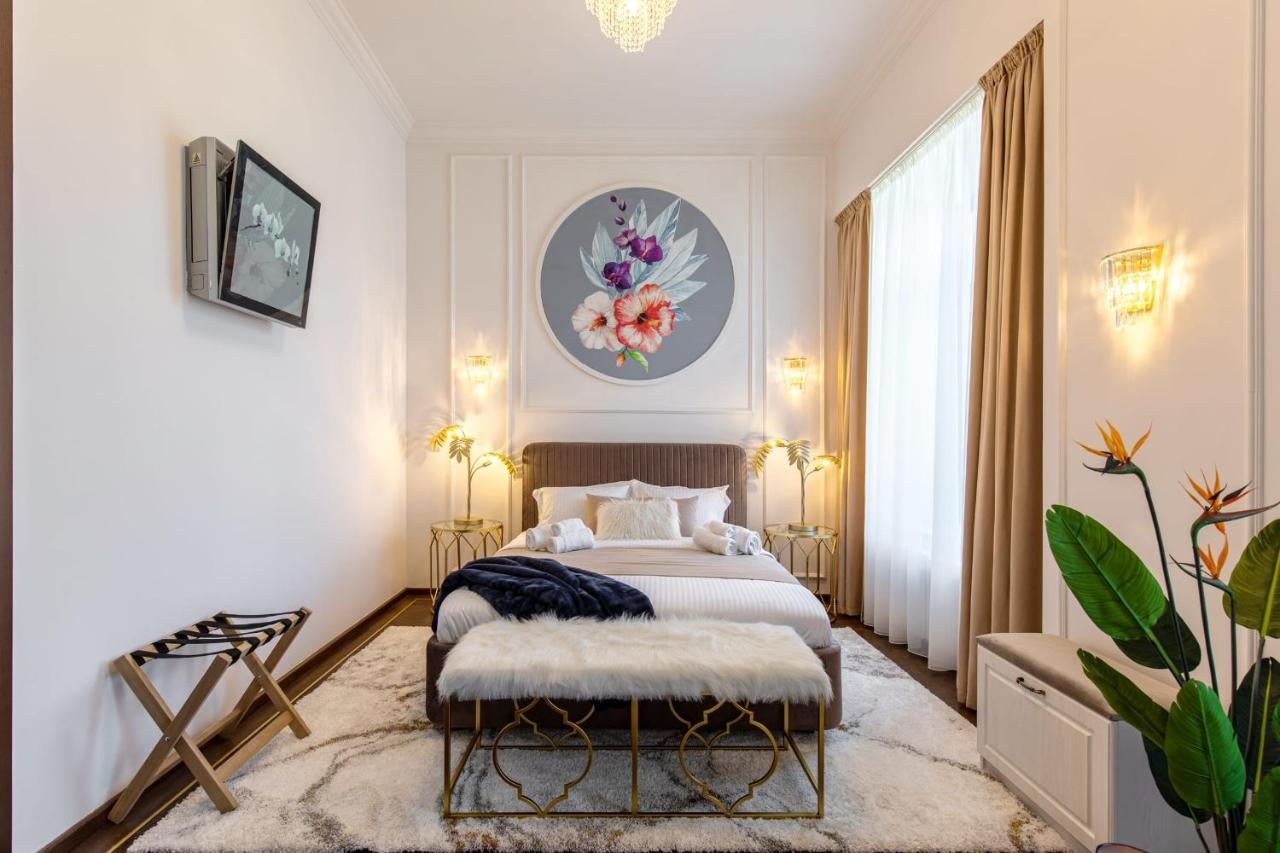 Holt Old Town Luxury Suites بوخارست المظهر الخارجي الصورة